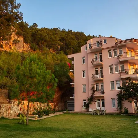 Pembe Koesk מלון דירות 3*