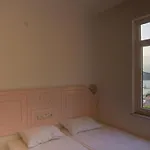 Pembe Koesk Φετιγιέ