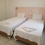Ξενοδοχείο με διαμερίσματα Pembe Koesk 3*