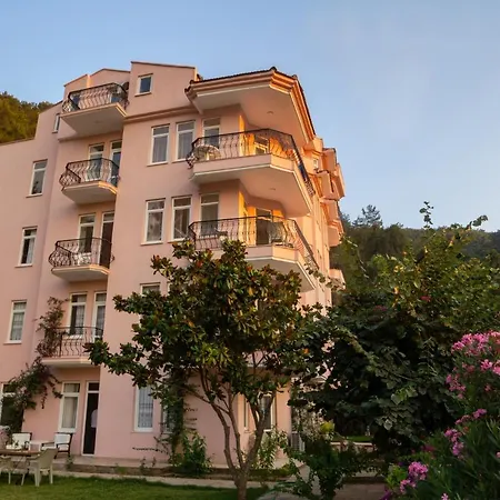 Pembe Koesk Appart hôtel 3*